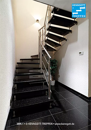 WF2 Treppe Steinstufen