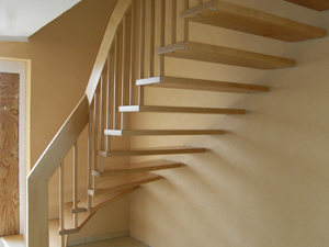 Handlauftragende Treppe